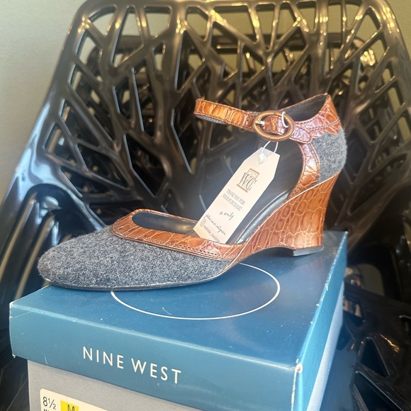 Nine West - Stacked Wedge Heel, Mixed Materials | Size 8.5 - Picture 1 of 5